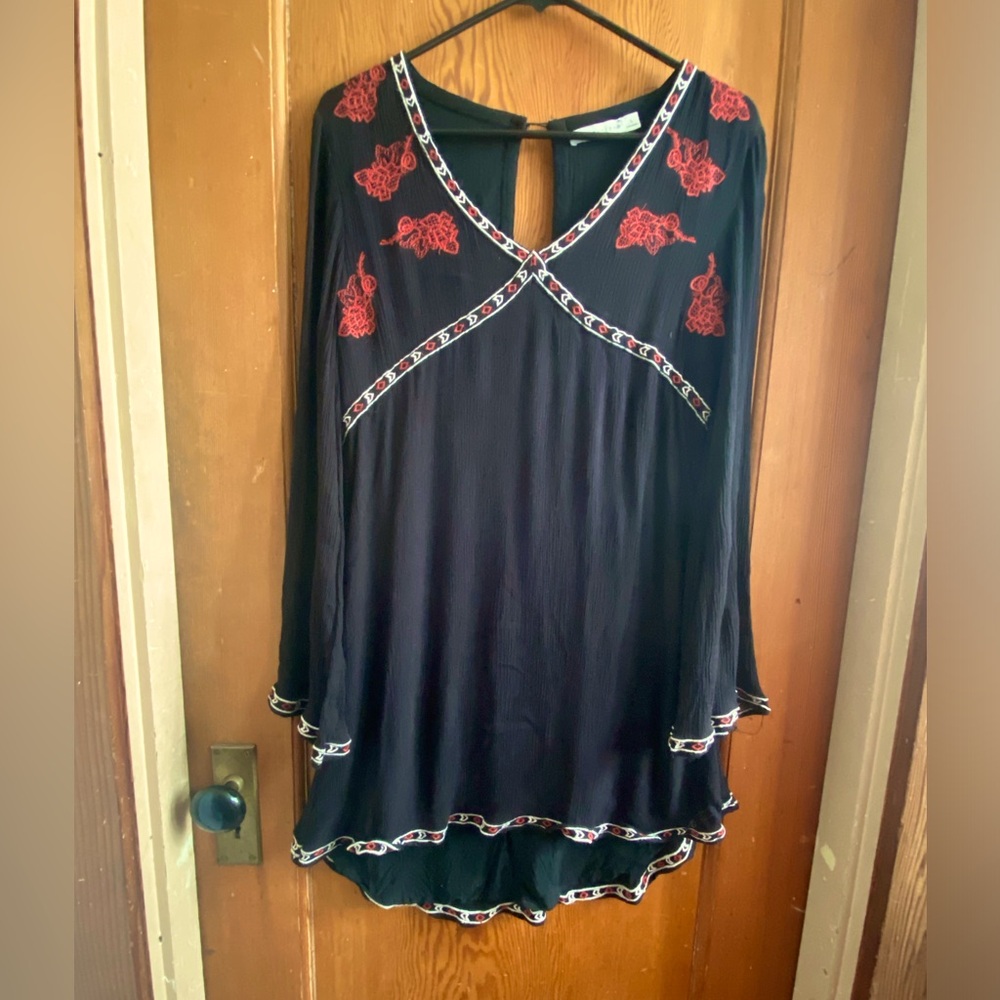 Beautiful tunic top women’s size L